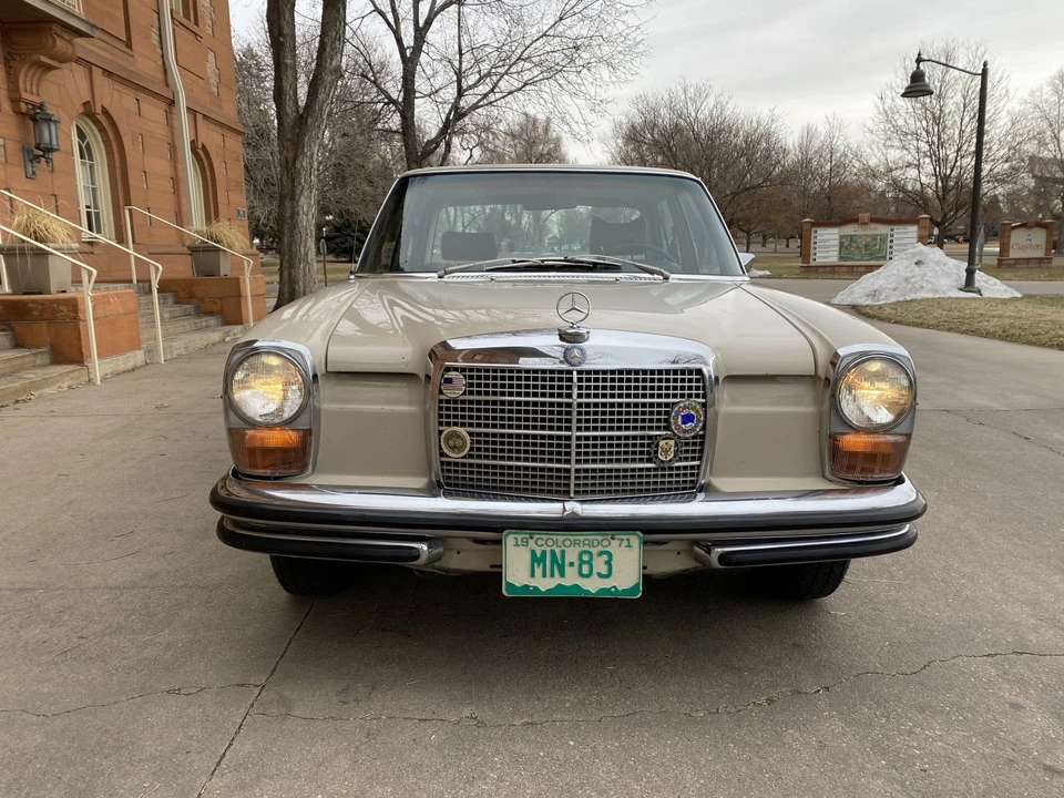 1971 Mercedes-Benz W114 & W115 - Image 8 of 31