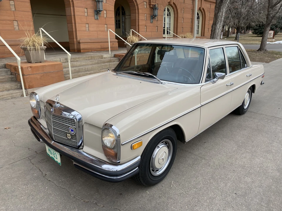 1971 Mercedes-Benz W114 & W115 - Image 10 of 31
