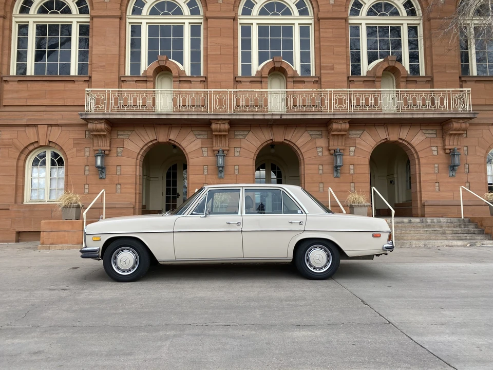 1971 Mercedes-Benz W114 & W115 - Image 16 of 31