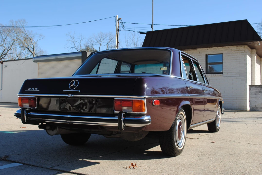 1971 Mercedes-Benz W114 & W115 - Image 15 of 31