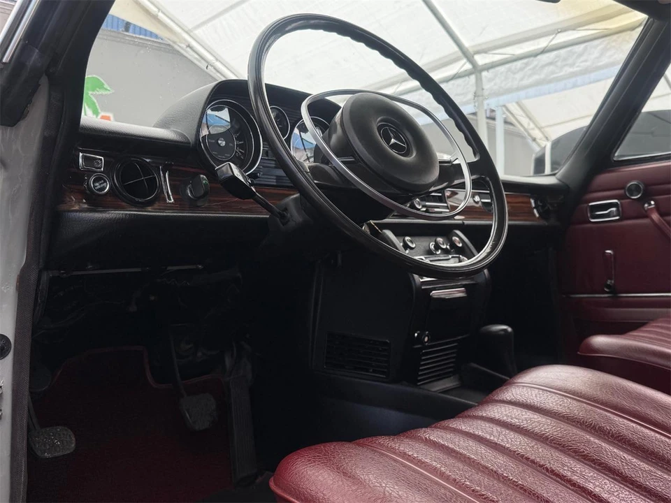 1971 Mercedes-Benz W114 & W115 - Image 28 of 31