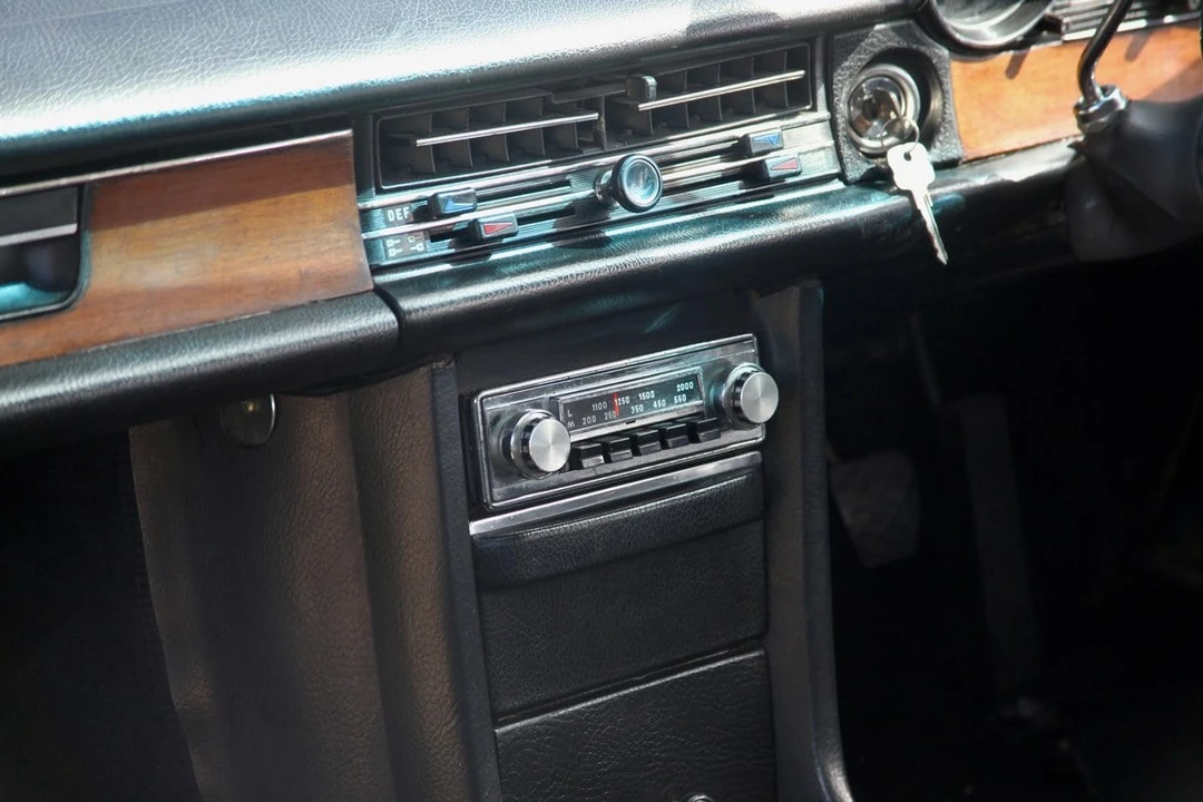 1971 Mercedes-Benz W114 & W115 - Image 12 of 30
