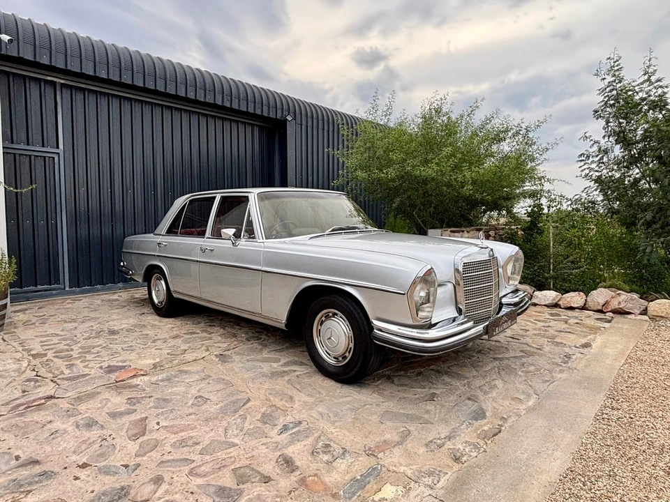 1971 Mercedes-Benz W108 & W109 - Image 2 of 31