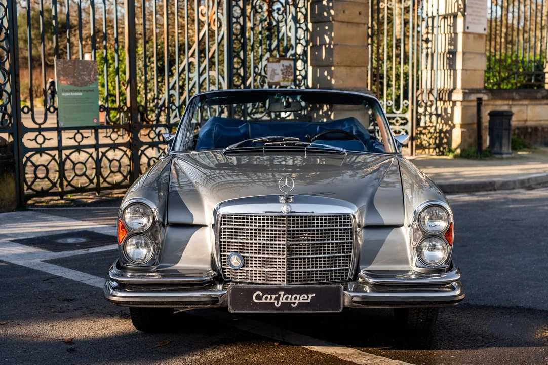 1971 Mercedes-Benz W111 280SE 3.5 Cabriolet - Image 9 of 31