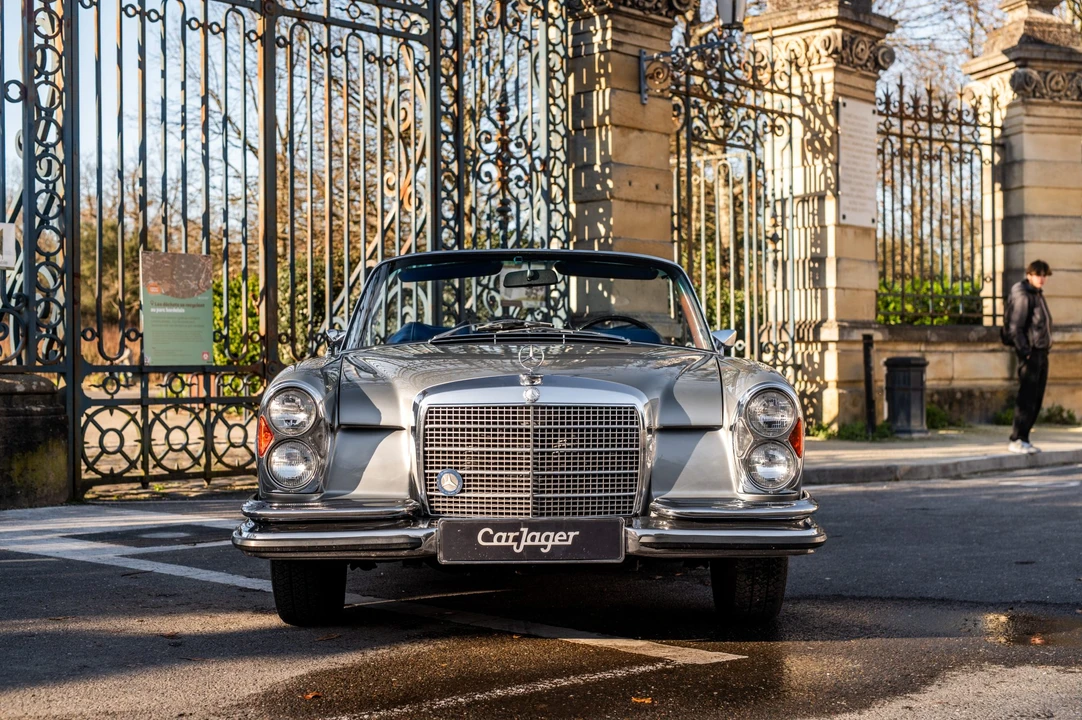 1971 Mercedes-Benz W111 280SE 3.5 Cabriolet - Image 7 of 31