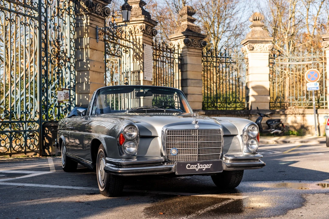 1971 Mercedes-Benz W111 280SE 3.5 Cabriolet - Image 10 of 31