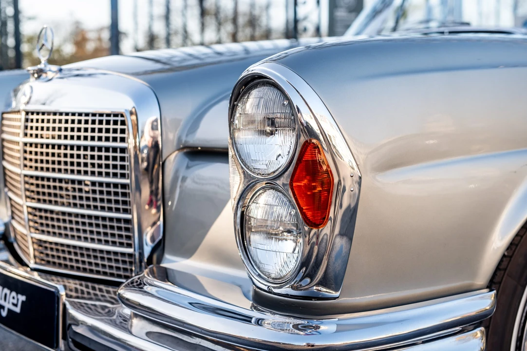 1971 Mercedes-Benz W111 280SE 3.5 Cabriolet - Image 30 of 31