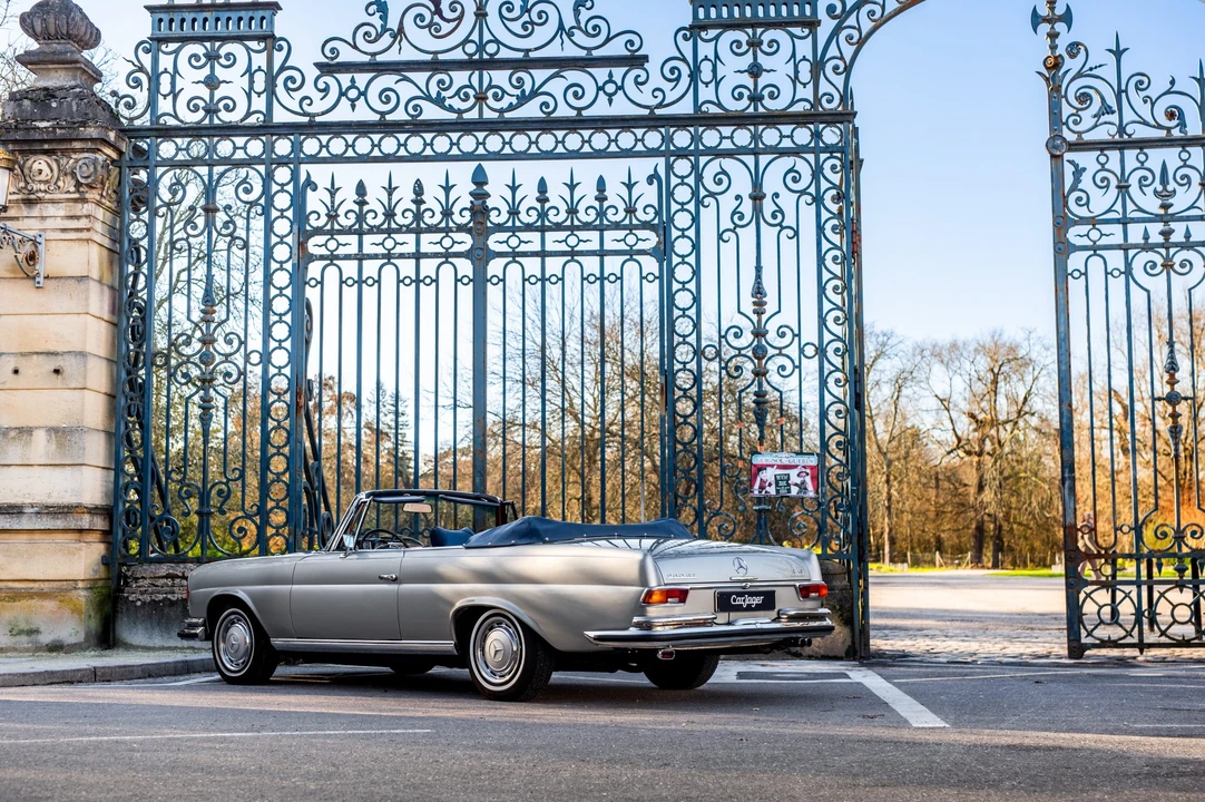 1971 Mercedes-Benz W111 280SE 3.5 Cabriolet - Image 19 of 31