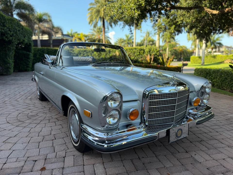 1971 Mercedes-Benz W111 280SE 3.5 Cabriolet - Image 9 of 31