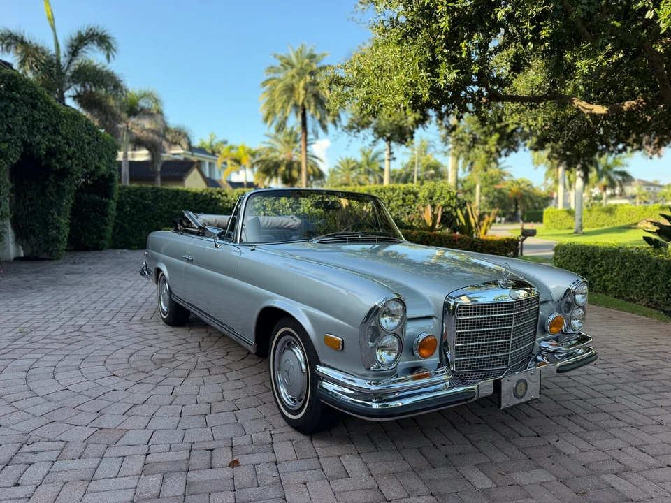 1971 Mercedes-Benz W111 280SE 3.5 Cabriolet - Image 8 of 31