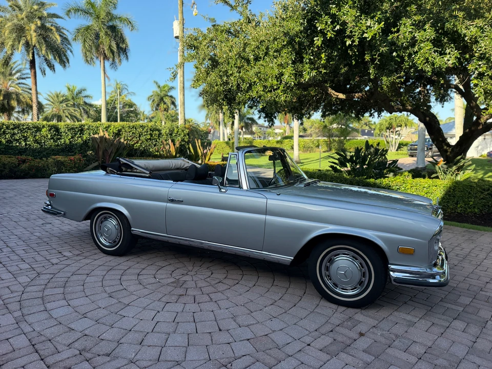 1971 Mercedes-Benz W111 280SE 3.5 Cabriolet - Image 13 of 31