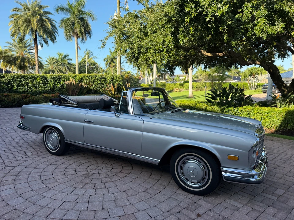 1971 Mercedes-Benz W111 280SE 3.5 Cabriolet - Image 11 of 31