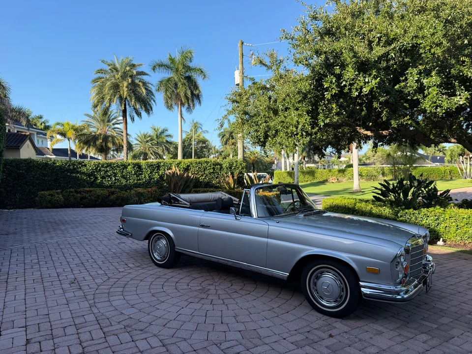1971 Mercedes-Benz W111 280SE 3.5 Cabriolet - Image 12 of 31