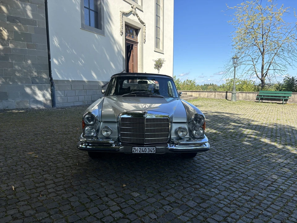1971 Mercedes-Benz W111 280SE 3.5 Cabriolet - Image 4 of 31