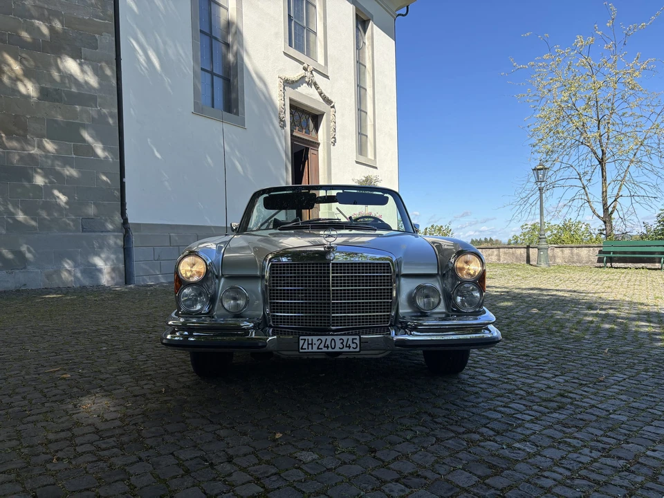 1971 Mercedes-Benz W111 280SE 3.5 Cabriolet - Image 13 of 31