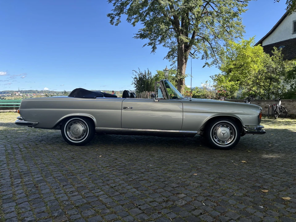 1971 Mercedes-Benz W111 280SE 3.5 Cabriolet - Image 15 of 31