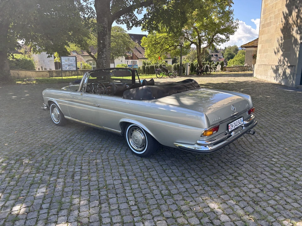 1971 Mercedes-Benz W111 280SE 3.5 Cabriolet - Image 18 of 31
