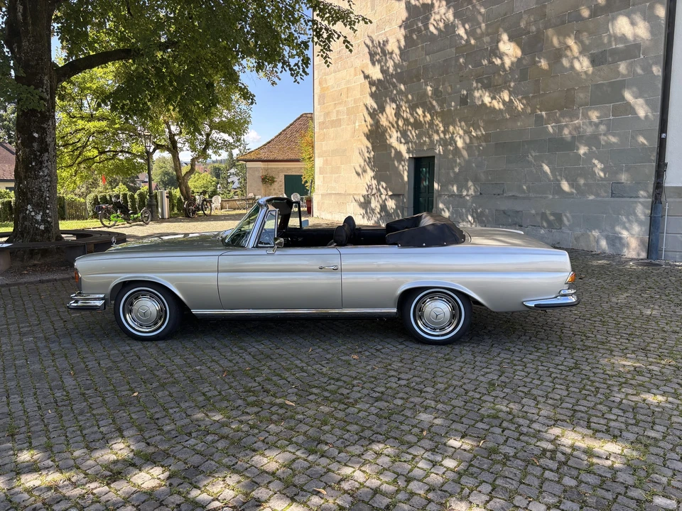 1971 Mercedes-Benz W111 280SE 3.5 Cabriolet - Image 19 of 31