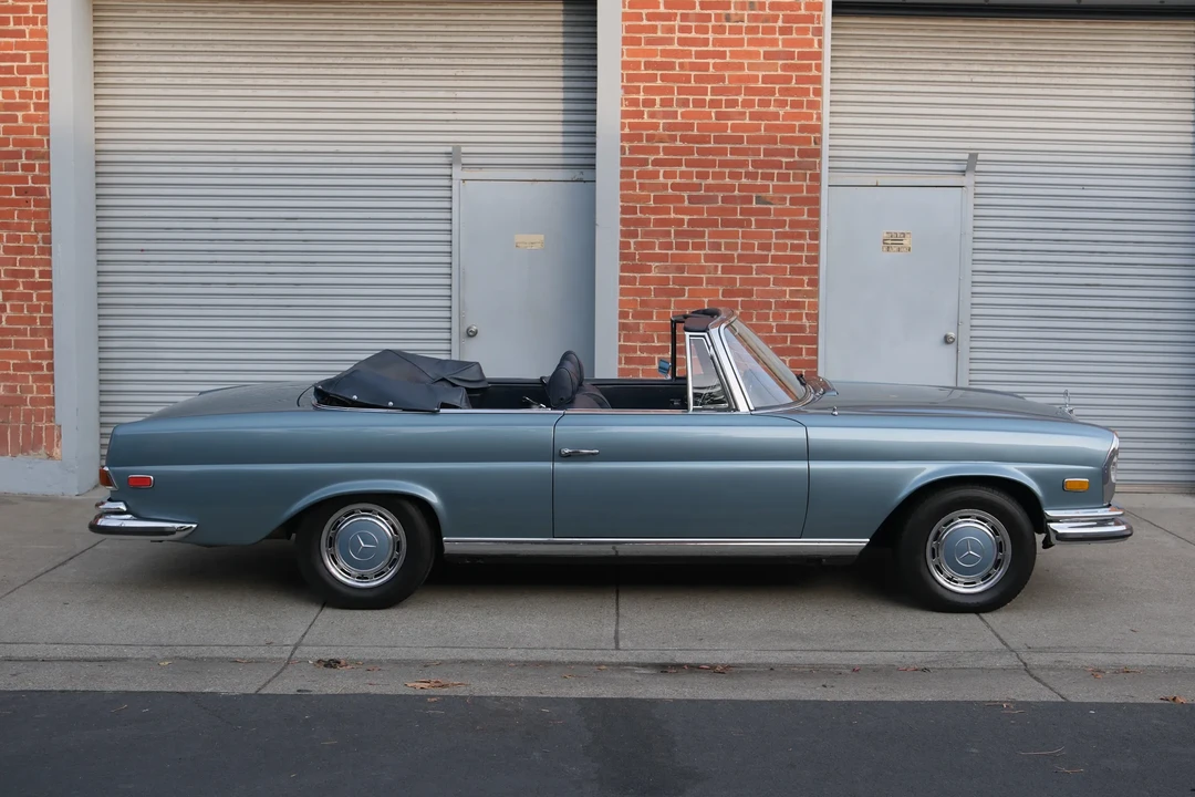 1971 Mercedes-Benz W111 280SE 3.5 Cabriolet - Image 8 of 31