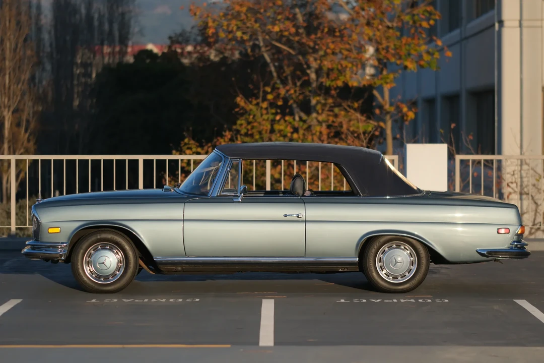 1971 Mercedes-Benz W111 280SE 3.5 Cabriolet - Image 14 of 31