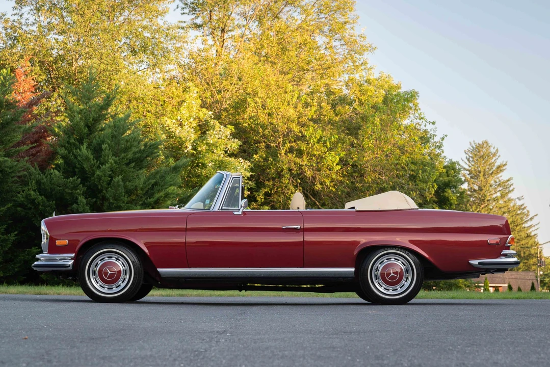 1971 Mercedes-Benz W111 280SE 3.5 Cabriolet - Image 3 of 31