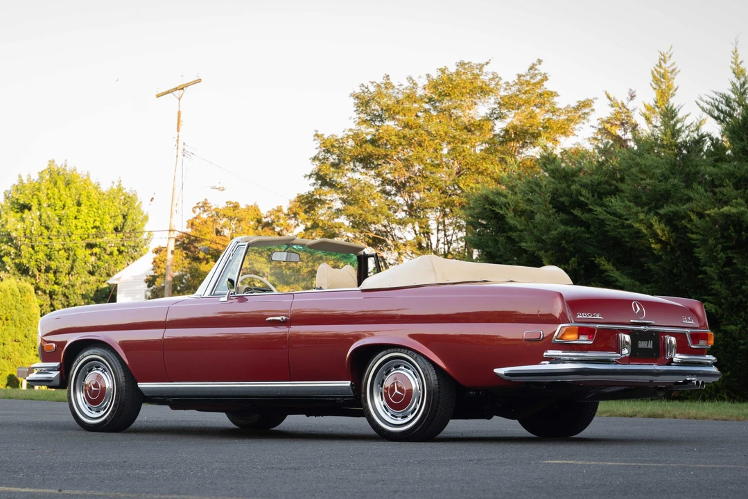 1971 Mercedes-Benz W111 280SE 3.5 Cabriolet - Image 4 of 31