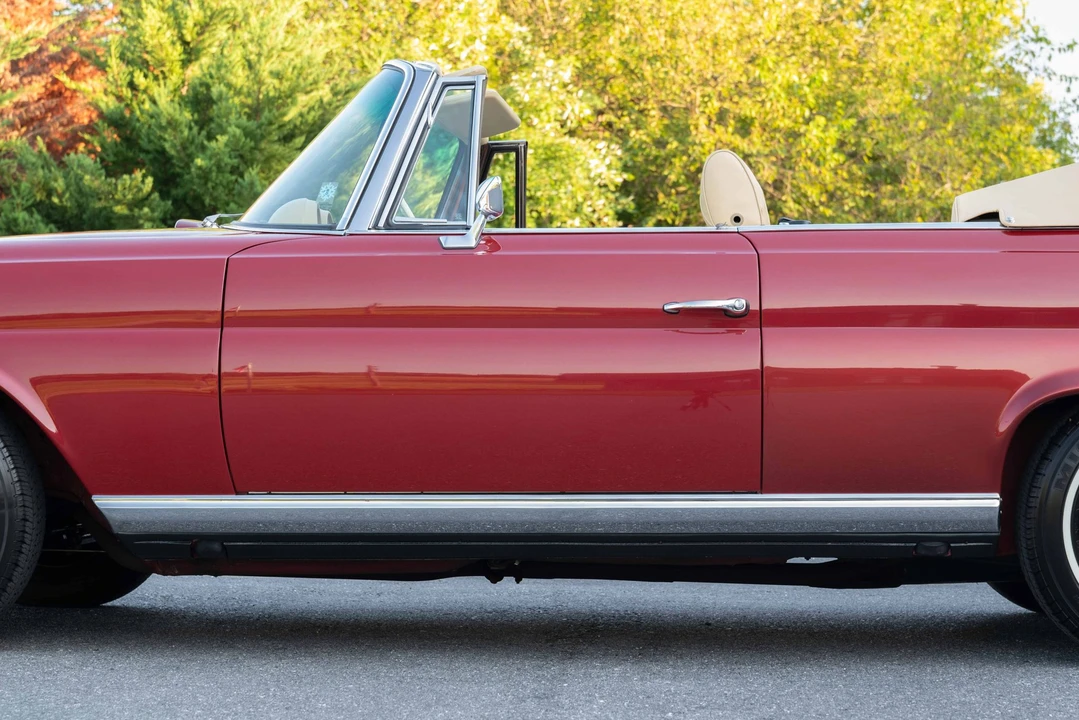 1971 Mercedes-Benz W111 280SE 3.5 Cabriolet - Image 26 of 31