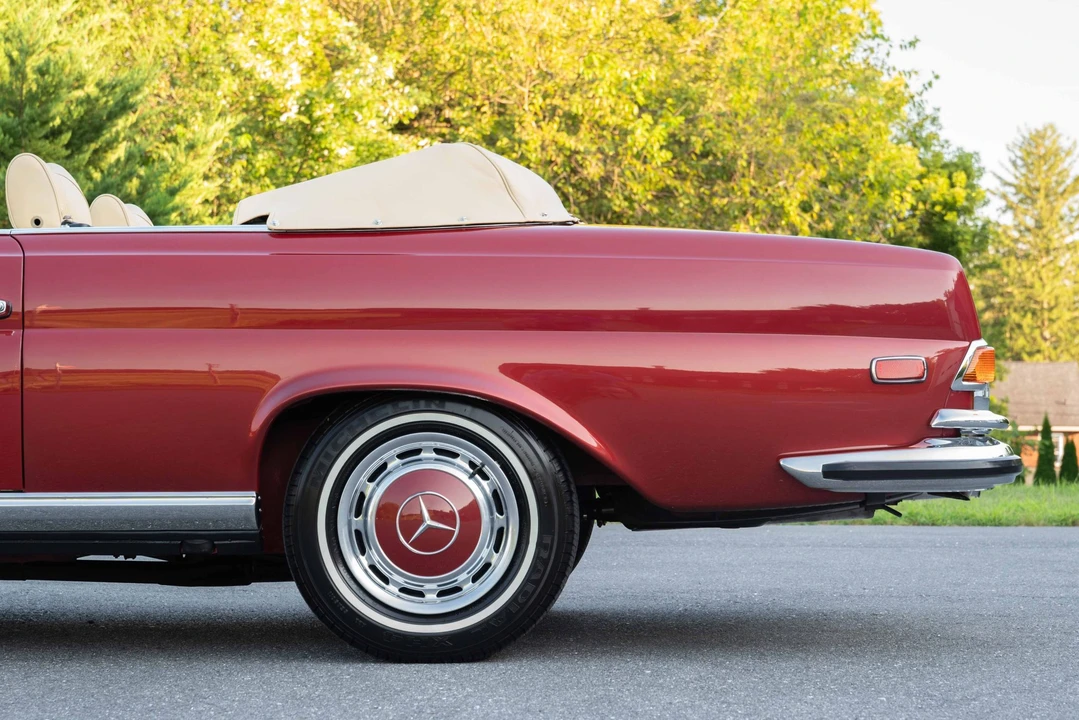 1971 Mercedes-Benz W111 280SE 3.5 Cabriolet - Image 27 of 31