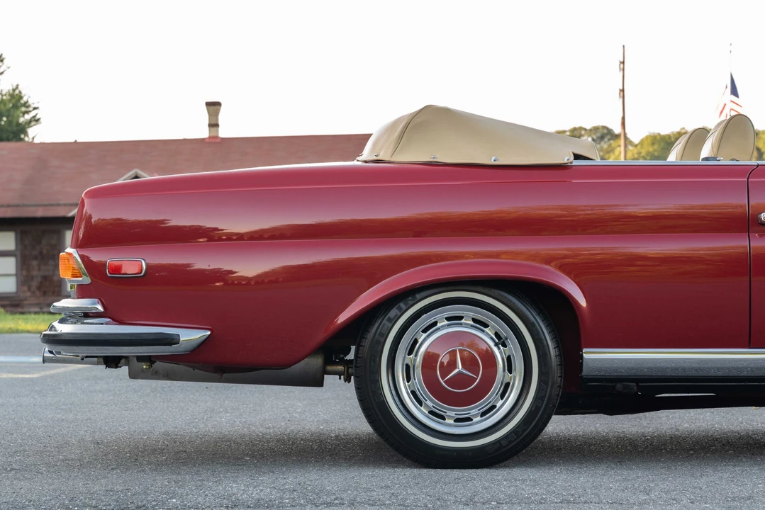 1971 Mercedes-Benz W111 280SE 3.5 Cabriolet - Image 30 of 31