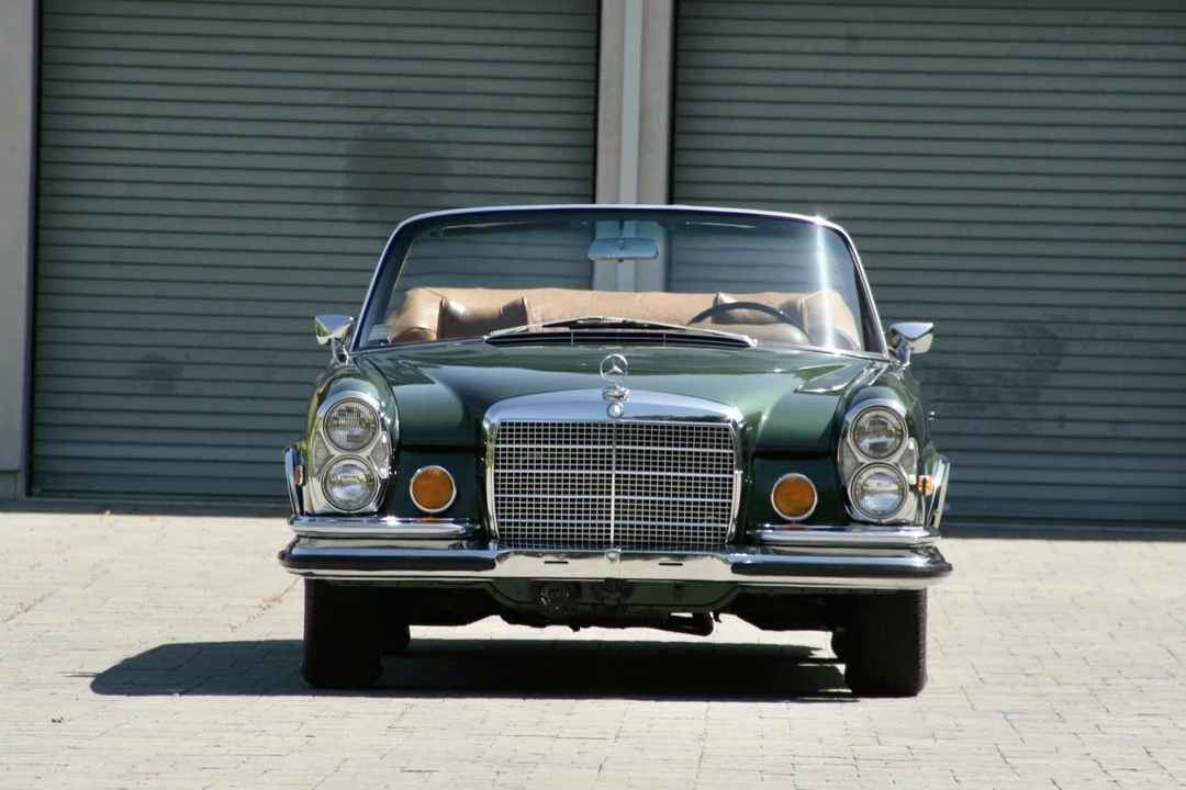 1971 Mercedes-Benz W111 280SE 3.5 Cabriolet - Image 7 of 31