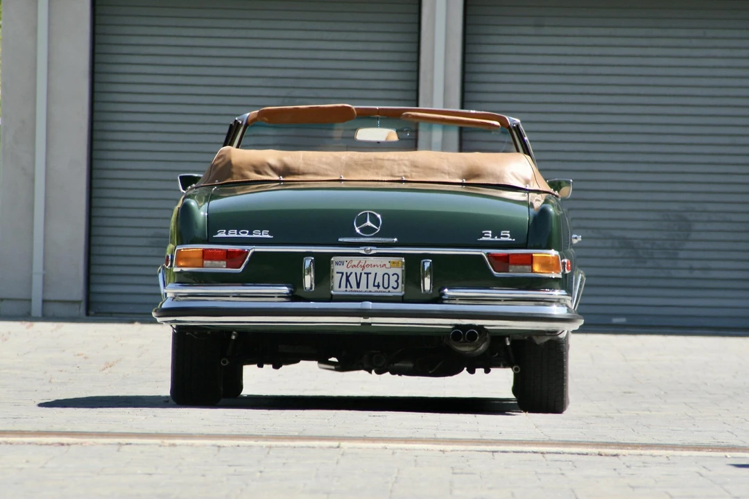 1971 Mercedes-Benz W111 280SE 3.5 Cabriolet - Image 15 of 31