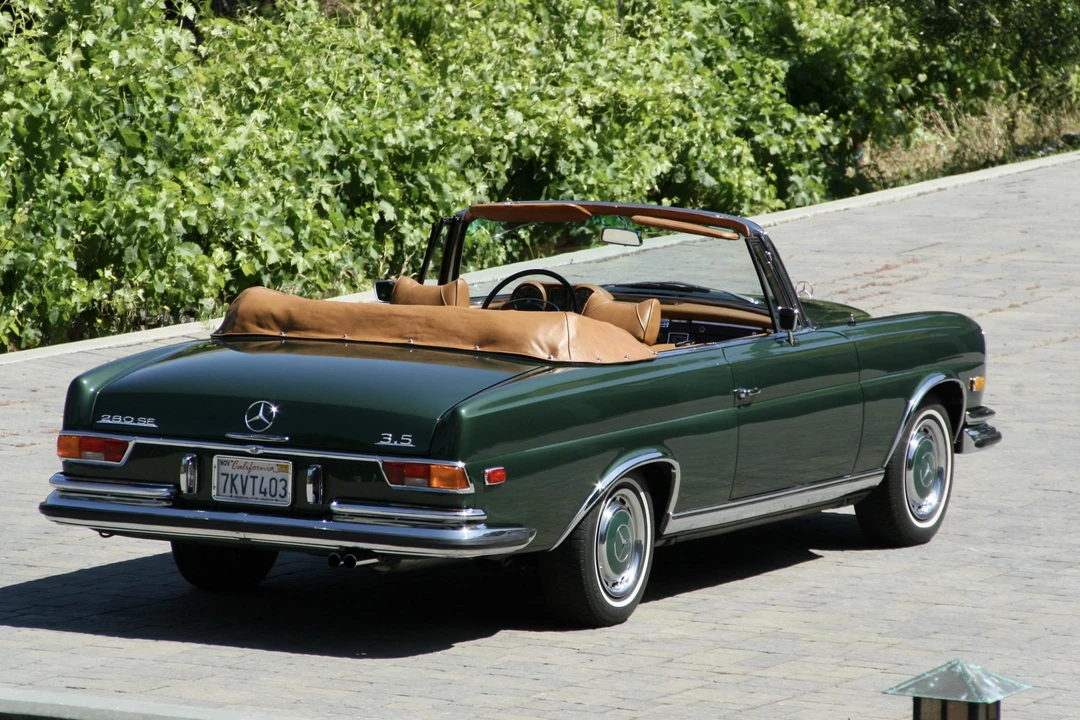 1971 Mercedes-Benz W111 280SE 3.5 Cabriolet - Image 12 of 31