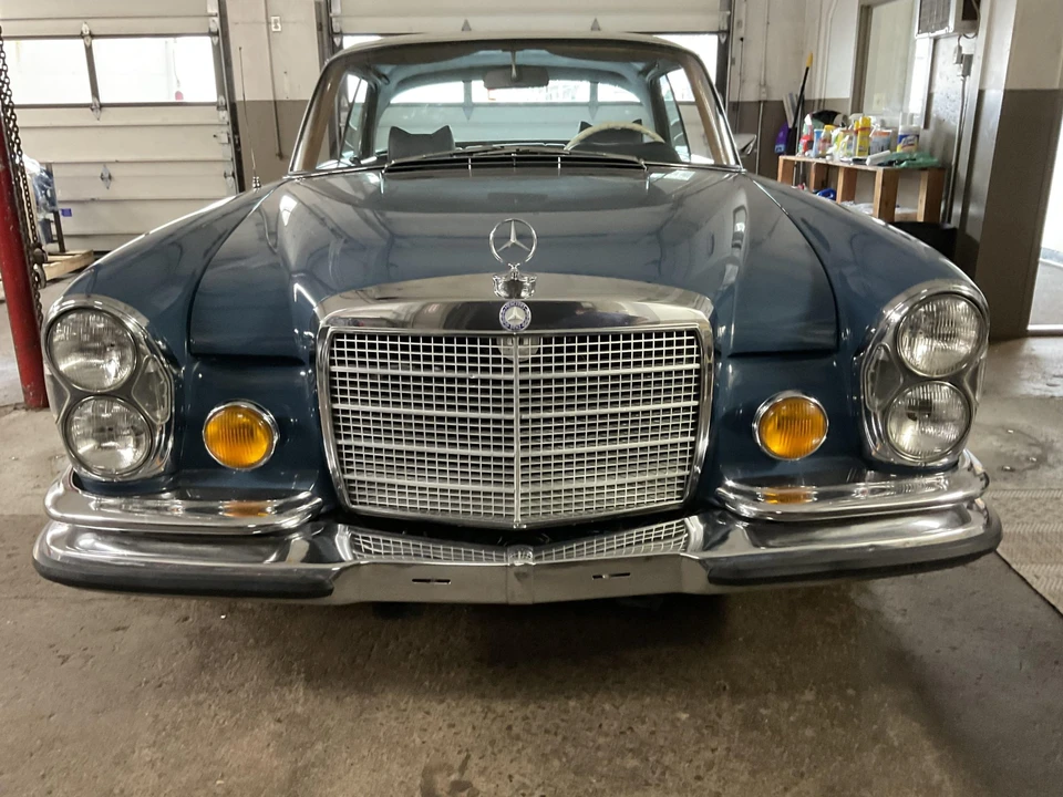 1971 Mercedes-Benz W111 280SE 3.5 Coupe - Image 10 of 31