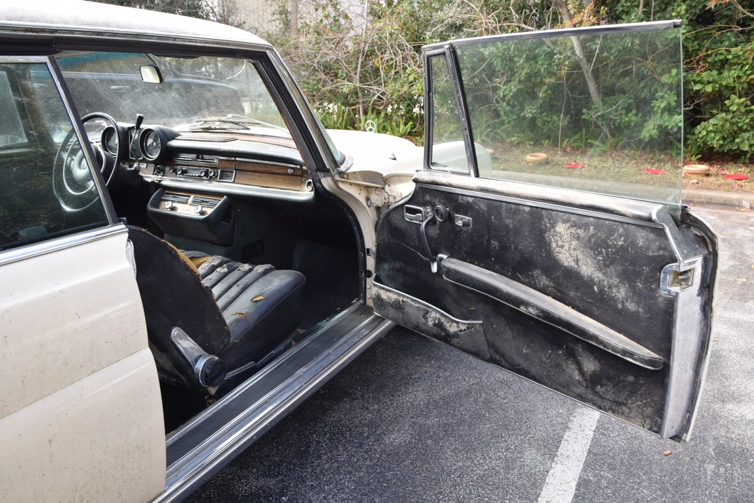 1971 Mercedes-Benz W111 280SE 3.5 Coupe - Image 22 of 31