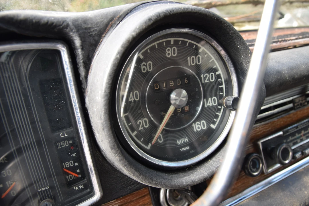 1971 Mercedes-Benz W111 280SE 3.5 Coupe - Image 18 of 31