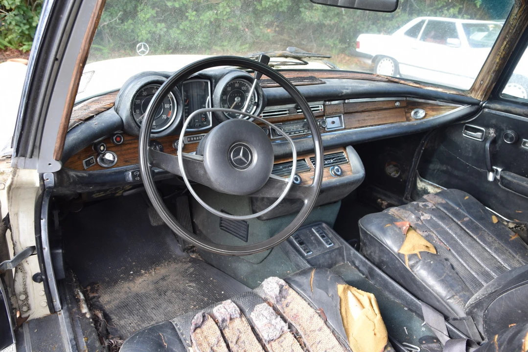 1971 Mercedes-Benz W111 280SE 3.5 Coupe - Image 17 of 31