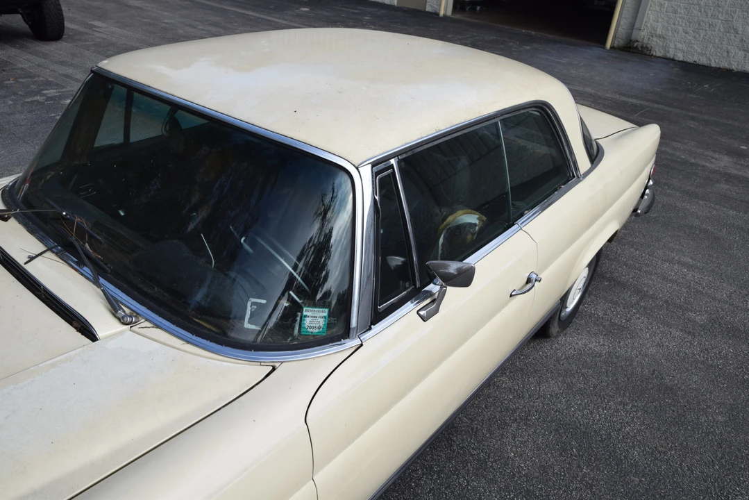 1971 Mercedes-Benz W111 280SE 3.5 Coupe - Image 13 of 31