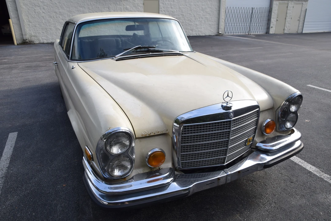 1971 Mercedes-Benz W111 280SE 3.5 Coupe - Image 12 of 31