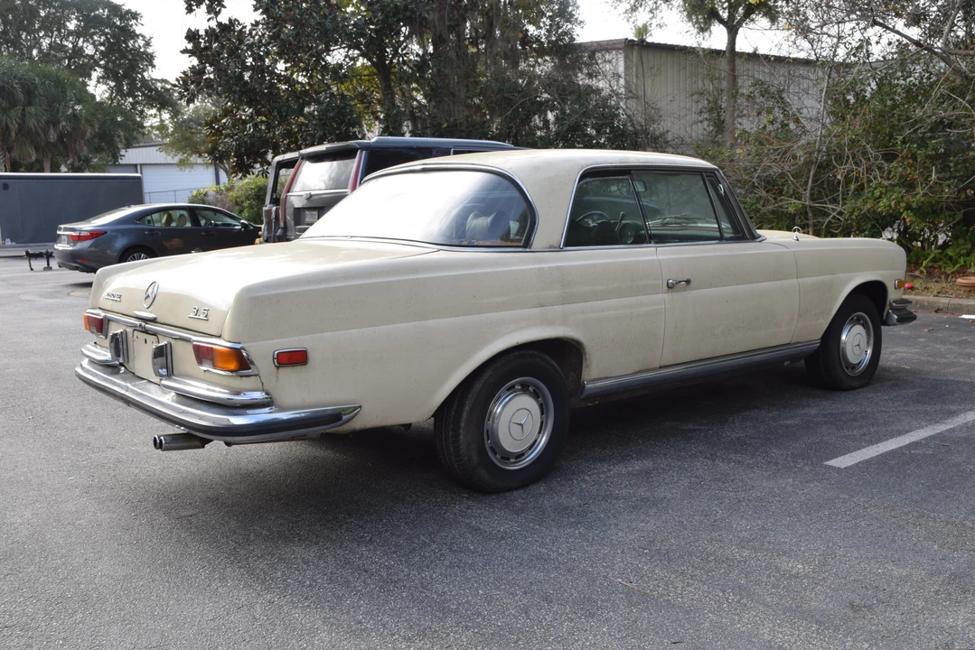 1971 Mercedes-Benz W111 280SE 3.5 Coupe - Image 8 of 31