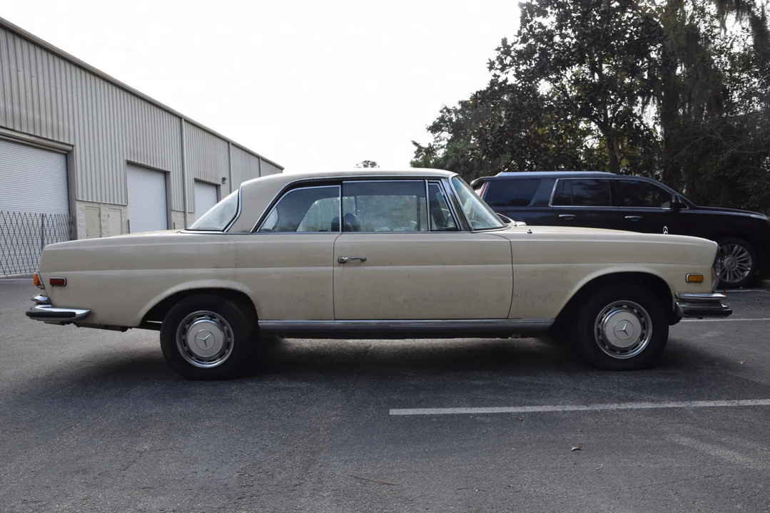 1971 Mercedes-Benz W111 280SE 3.5 Coupe - Image 10 of 31