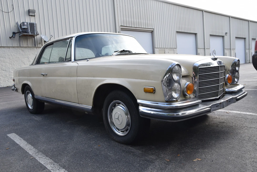 1971 Mercedes-Benz W111 280SE 3.5 Coupe - Image 11 of 31