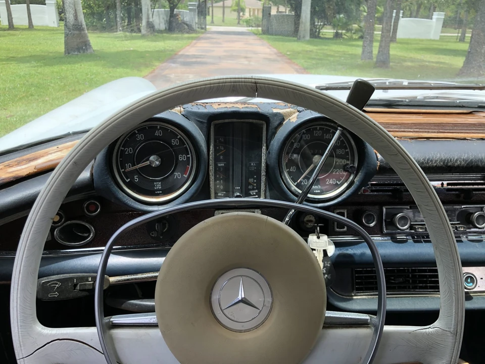 1971 Mercedes-Benz W111 280SE 3.5 Coupe - Image 28 of 31
