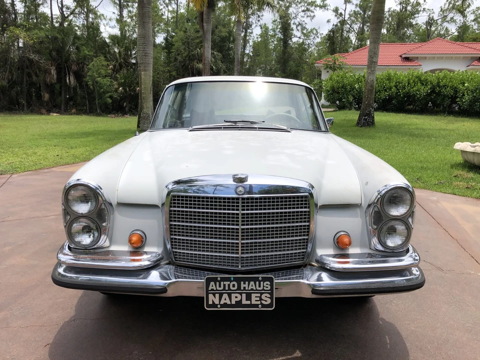 1971 Mercedes-Benz W111 280SE 3.5 Coupe - Image 9 of 31