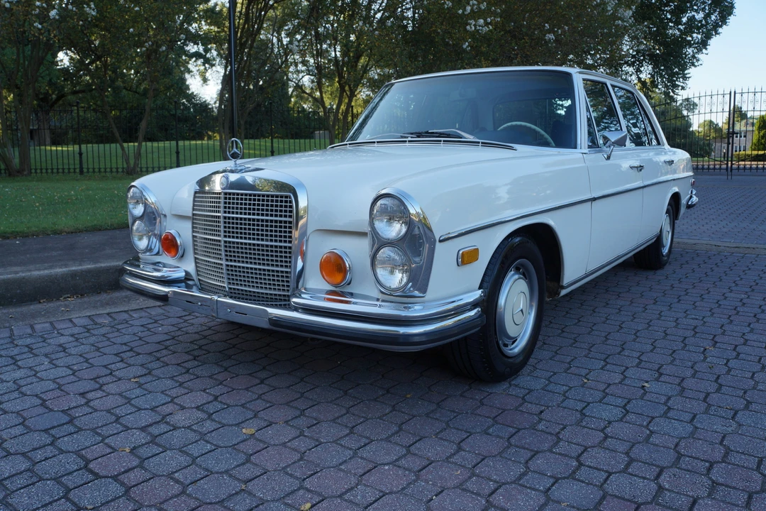1971 Mercedes-Benz W108 & W109 - Image 2 of 31