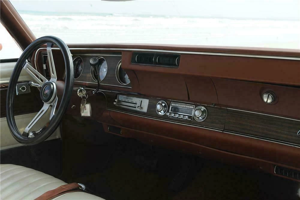 1971 Oldsmobile Cutlass 3rd Gen - Image 4 of 5