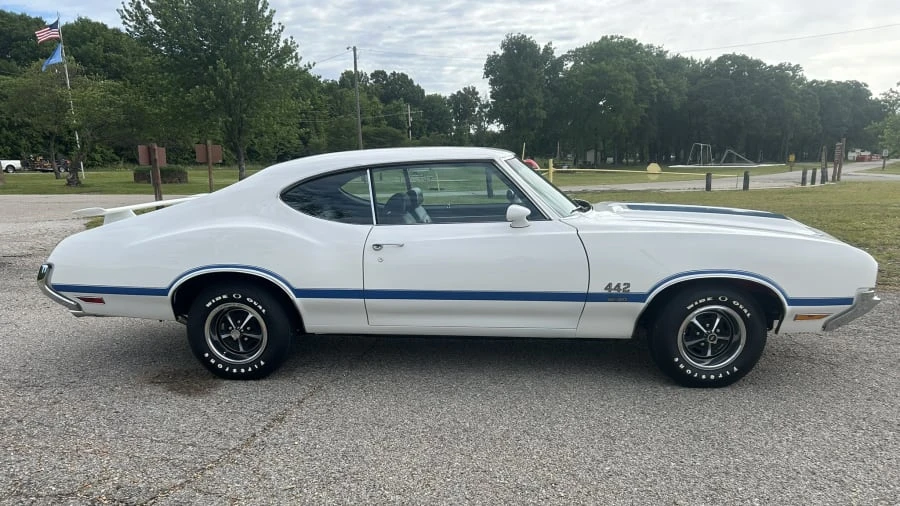1971 Oldsmobile 442 2nd Gen - Image 2 of 14