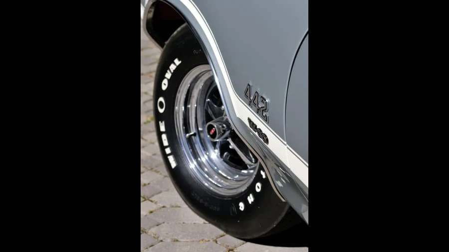 1971 Oldsmobile 442 W-30 2nd Gen - Image 9 of 12