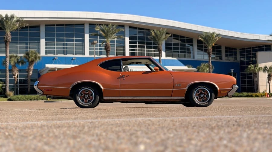 1971 Oldsmobile Cutlass 3rd Gen - Image 2 of 9
