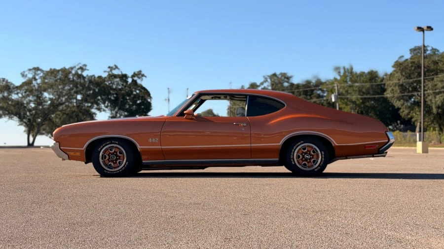 1971 Oldsmobile Cutlass 3rd Gen - Image 6 of 9