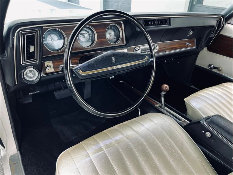 1971 Oldsmobile Cutlass 3rd Gen - Image 15 of 31